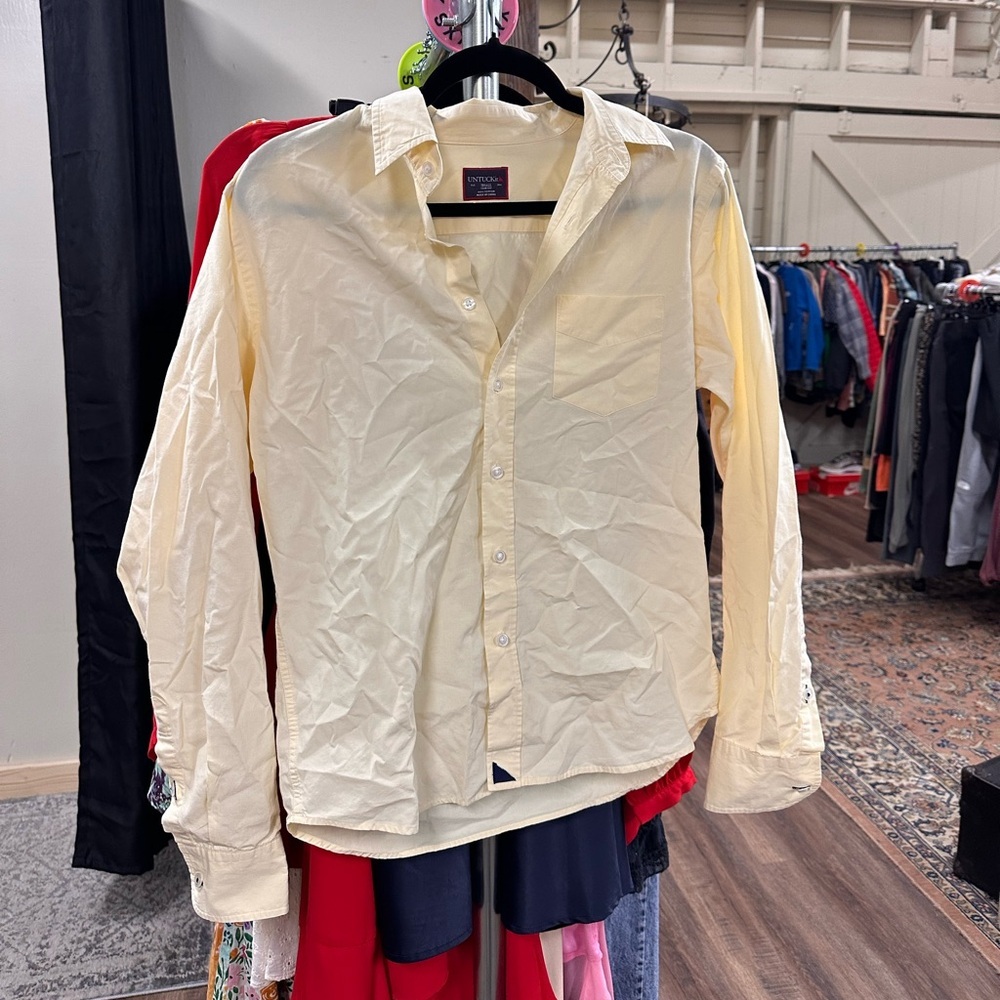 Untuckit butter yellow button down shirt light yellow 100% cotton slim fit